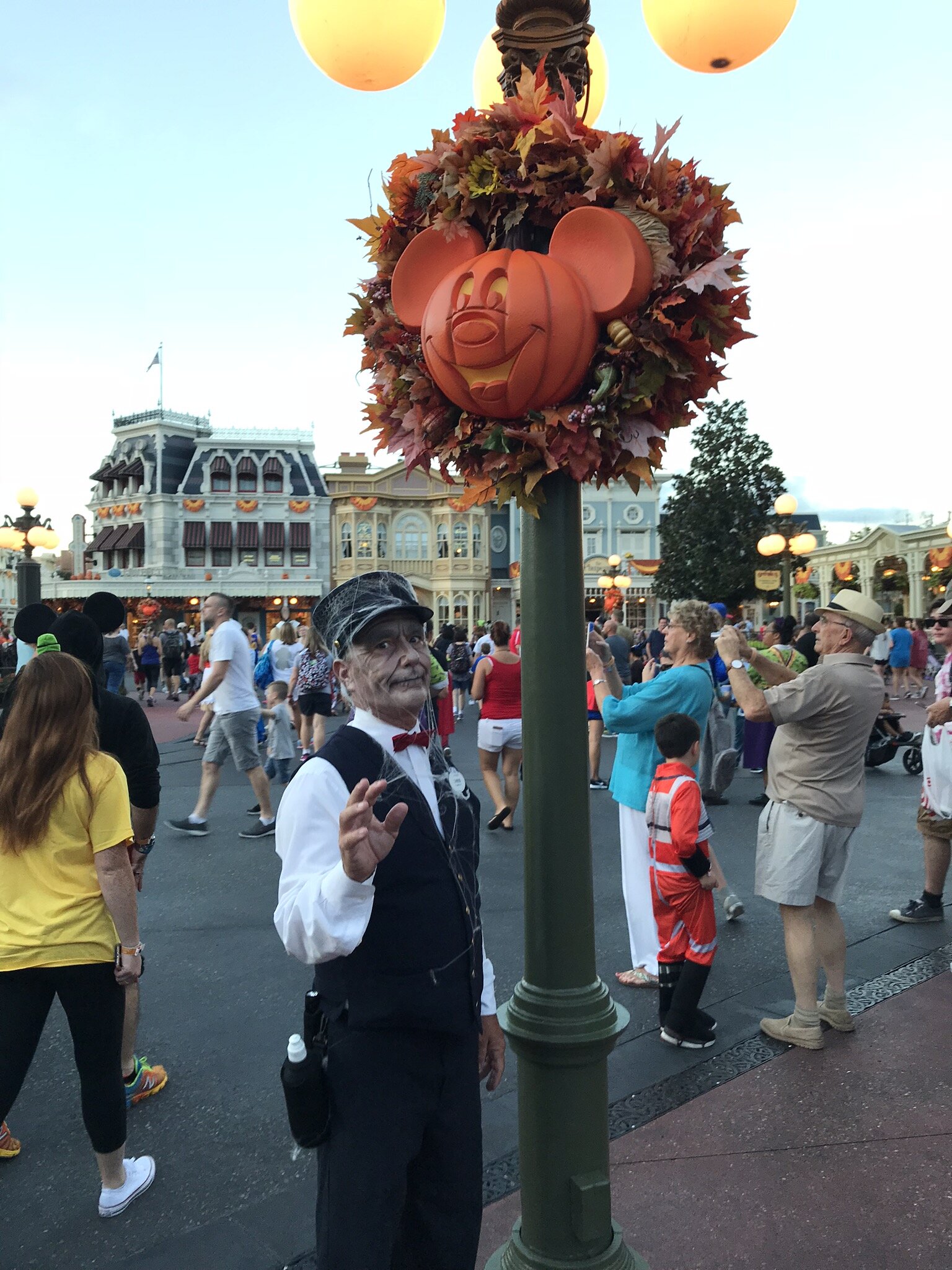 halloween_at_disney_msnsshp.jpg